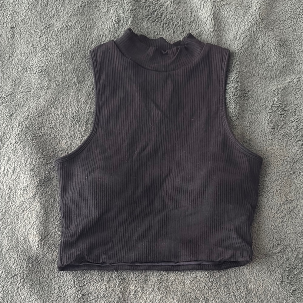 Klassy Network Brami Mock Neck Crop